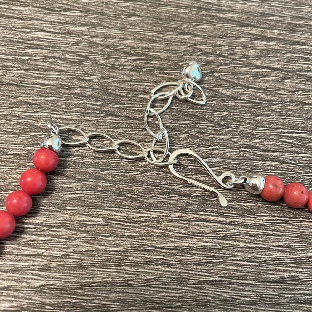 Red stone necklace. - Picture 2 of 8